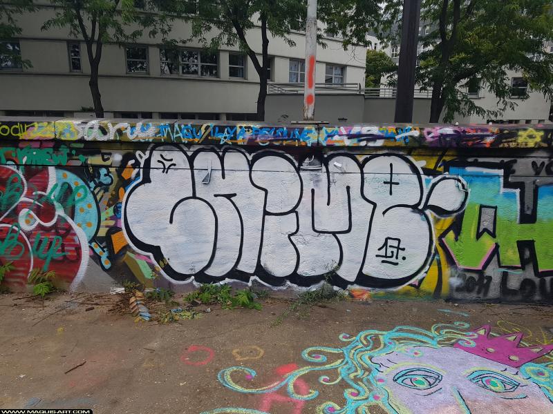 Chimer - Artiste Graffiti au Wall of Fame L'Aérosol