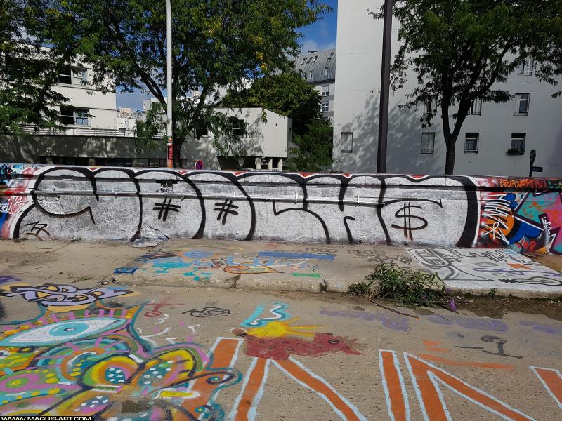 Graffiti de ??? à L'Aérosol Paris (18 août 2017)
