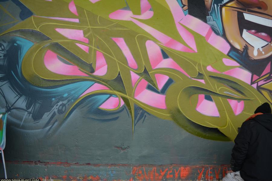 Graffiti de Dams (hec Odv) à L'Aérosol Paris (2 décembre 2017)