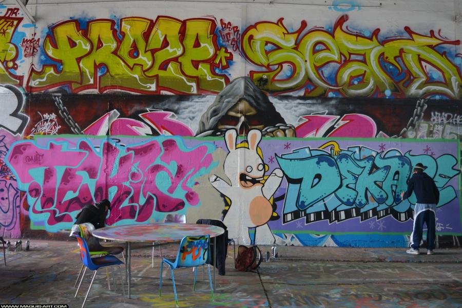 Dekape - Artiste Graffiti au Wall of Fame L'Aérosol